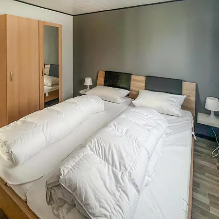 With A Patio 05 بيت للعطل